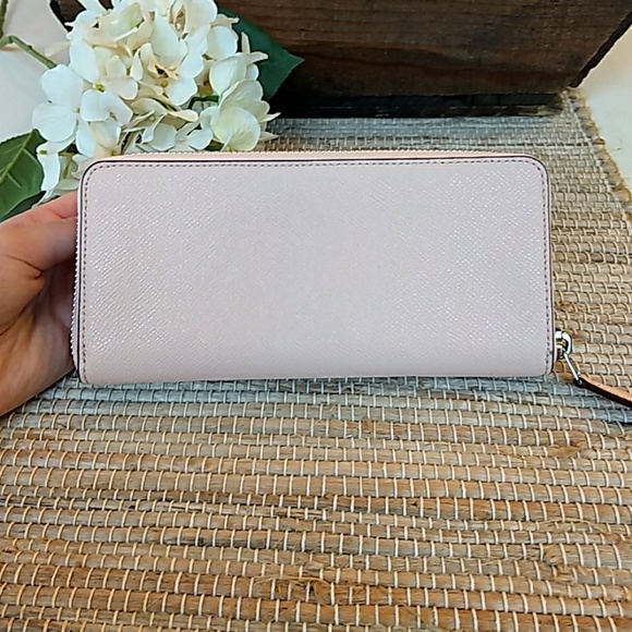 *1 Left* Coach Daisy Multifunction Wallet - Picture 6 of 8